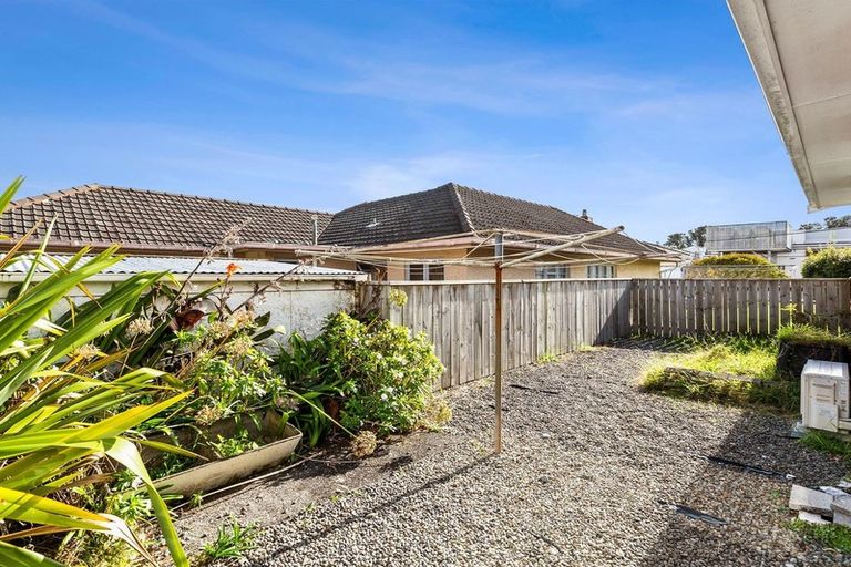 Photo of property in 2/67 Young Street, New Plymouth, 4310