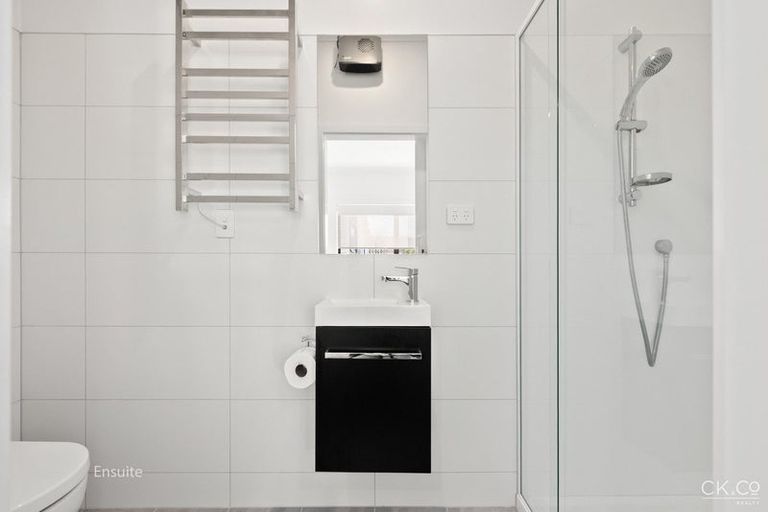 Photo of property in 1/51 Kings Crescent, Hutt Central, Lower Hutt, 5010