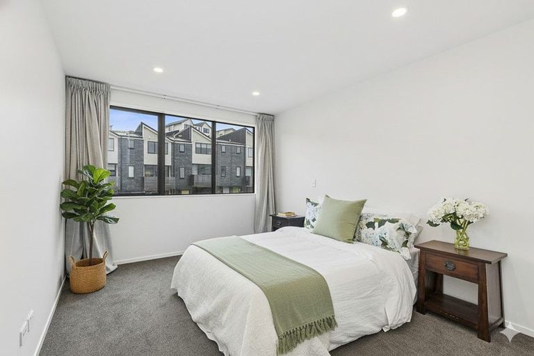 Photo of property in 28 Holystone Road, Whitby, Porirua, 5024