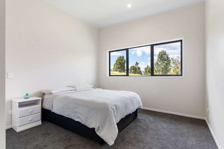 Photo of property in 3 Rewarewa Rise, Whangamata, 3691