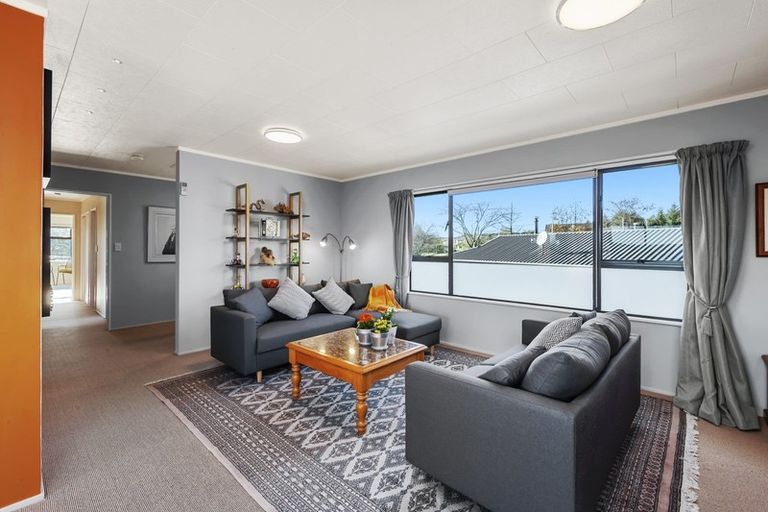 Photo of property in 43 Grace Crescent, Richmond Heights, Taupo, 3330