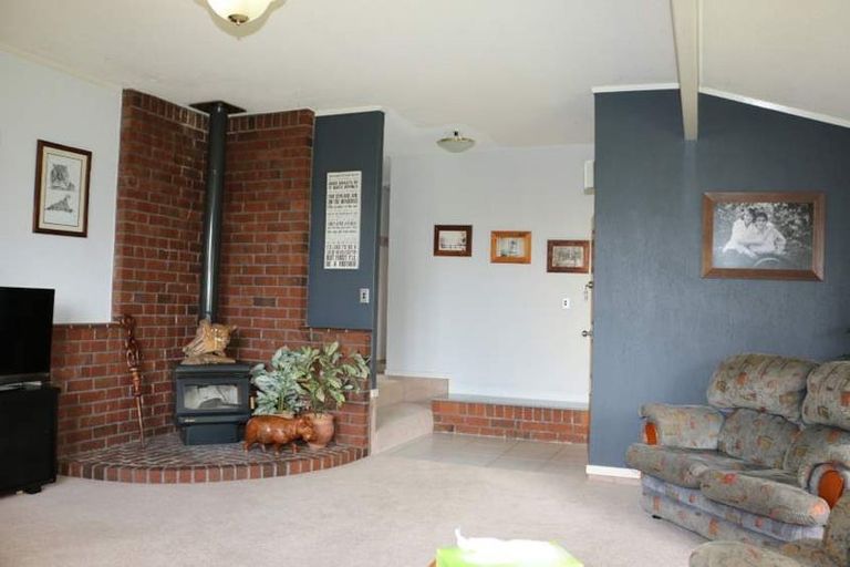 Photo of property in 7b Kelvin Road, Papakura, 2110