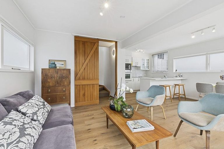 Photo of property in 1/1 Cottleville Terrace, Thorndon, Wellington, 6011