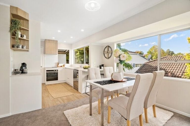 Photo of property in 2/36 Sealy Road, Torbay, Auckland, 0630