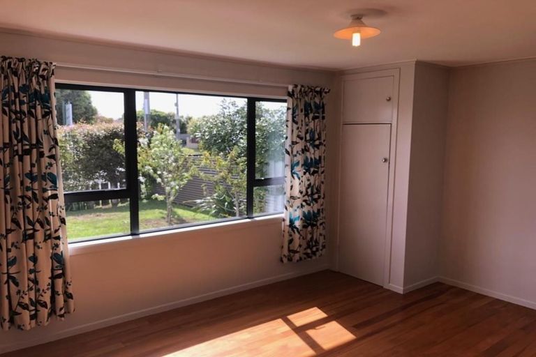 Photo of property in 1/468 Great South Road, Opaheke, Papakura, 2113