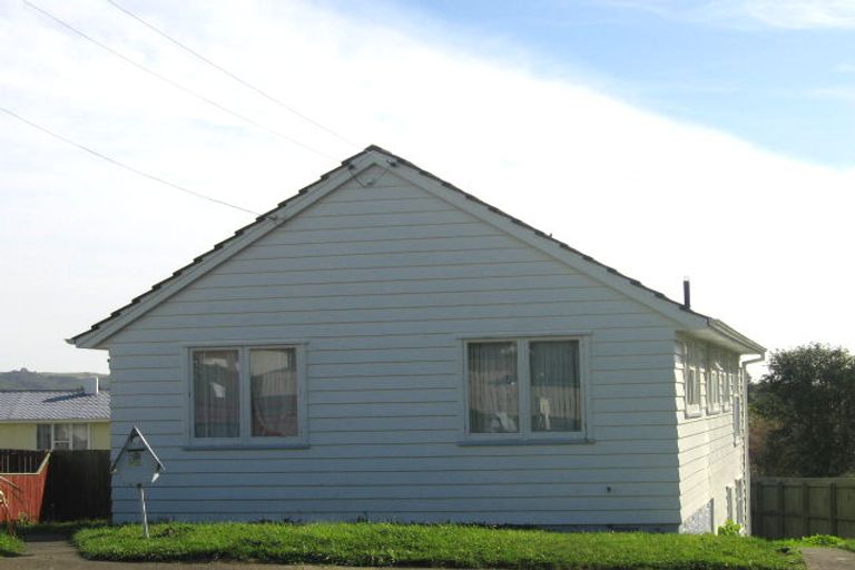 Photo of property in 27 Astrolabe Street, Cannons Creek, Porirua, 5024