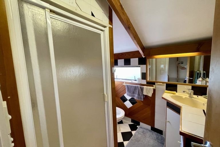 Photo of property in 2/40a Woodglen Road, Glen Eden, Auckland, 0602