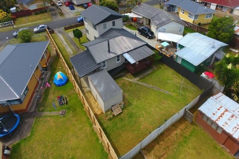 Photo of property in 14 Kohinoor Avenue, Mangere, Auckland, 2022