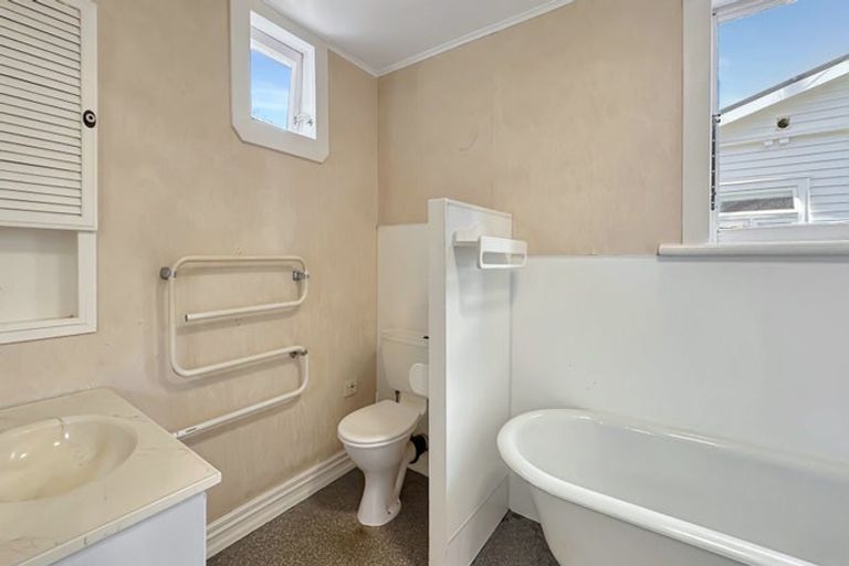 Photo of property in 1 North Avenue, Narrow Neck, Auckland, 0624