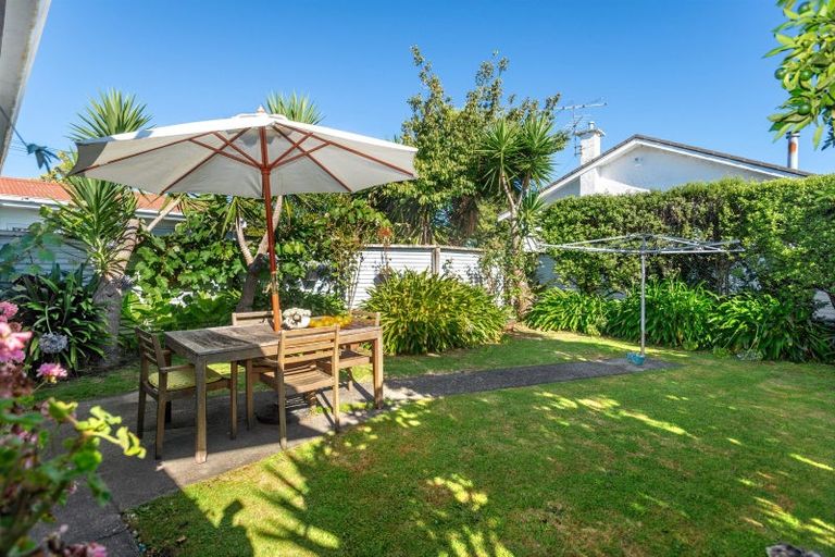 Photo of property in 100 Fox Street, Whataupoko, Gisborne, 4010