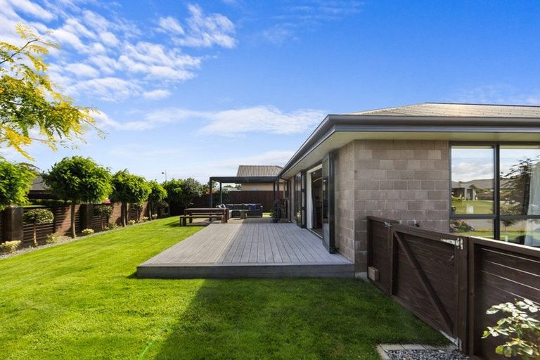 Photo of property in 32 East Ellington Drive, Mairehau, Christchurch, 8052