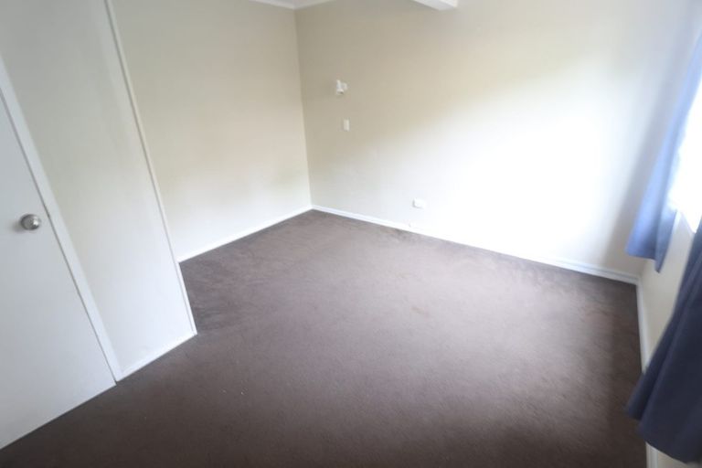 Photo of property in 4 Teviot Place, Totara Vale, Auckland, 0629
