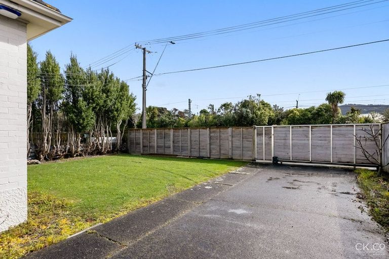 Photo of property in 112 Cambridge Terrace, Fairfield, Lower Hutt, 5011