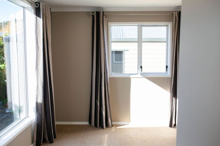 Photo of property in 5a Waimarie Avenue, Paraparaumu, 5032