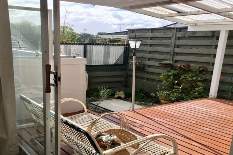 Photo of property in 1/16 Castleton Drive, Howick, Auckland, 2014