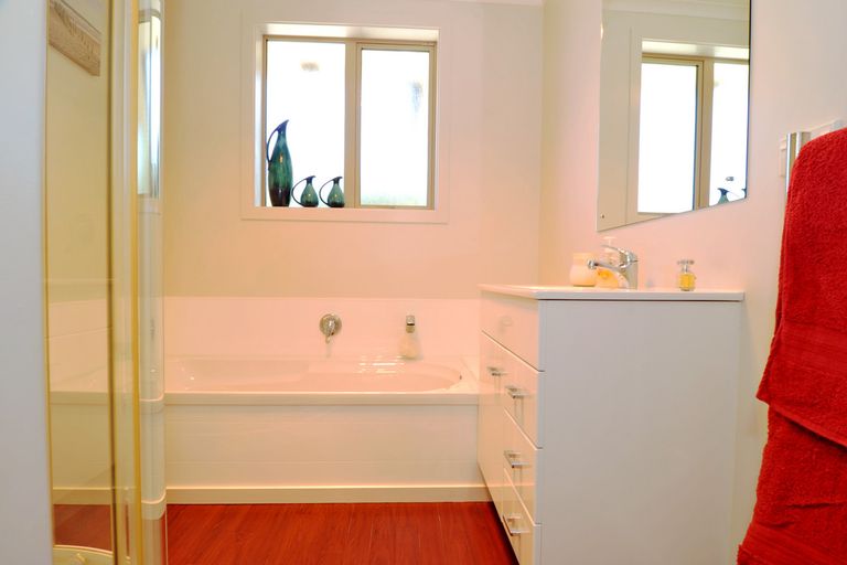 Photo of property in 8 Kohu Place, Halfway Bush, Dunedin, 9010