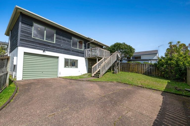 Photo of property in 1/3 Jumento Place, Unsworth Heights, Auckland, 0632