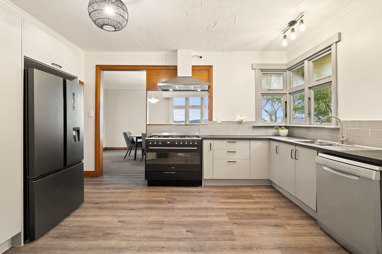 Photo of property in 36 Easther Crescent, Kew, Dunedin, 9012