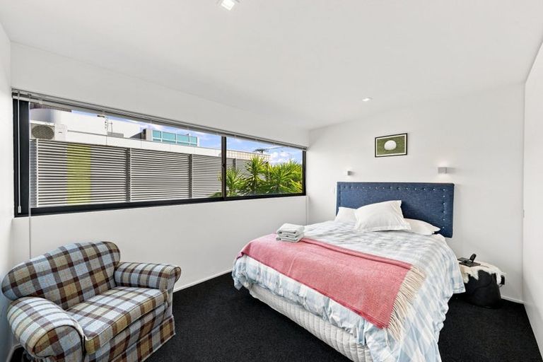 Photo of property in 1 Millbank Lane, Merivale, Christchurch, 8014