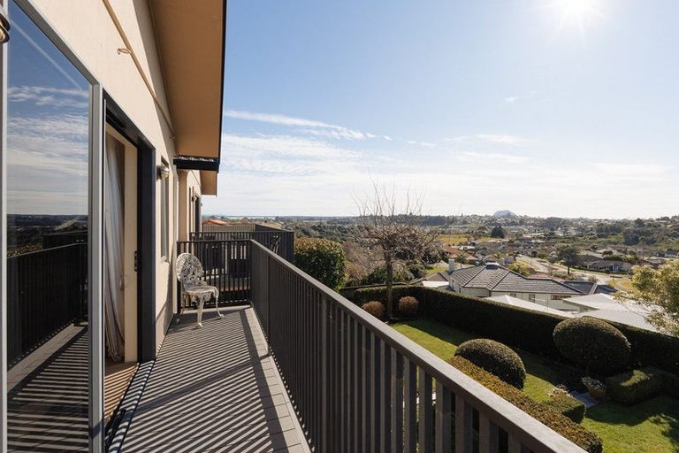 Photo of property in 30 La Cumbre Close, Bethlehem, Tauranga, 3110