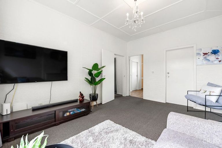 Photo of property in 112 Cambridge Terrace, Fairfield, Lower Hutt, 5011