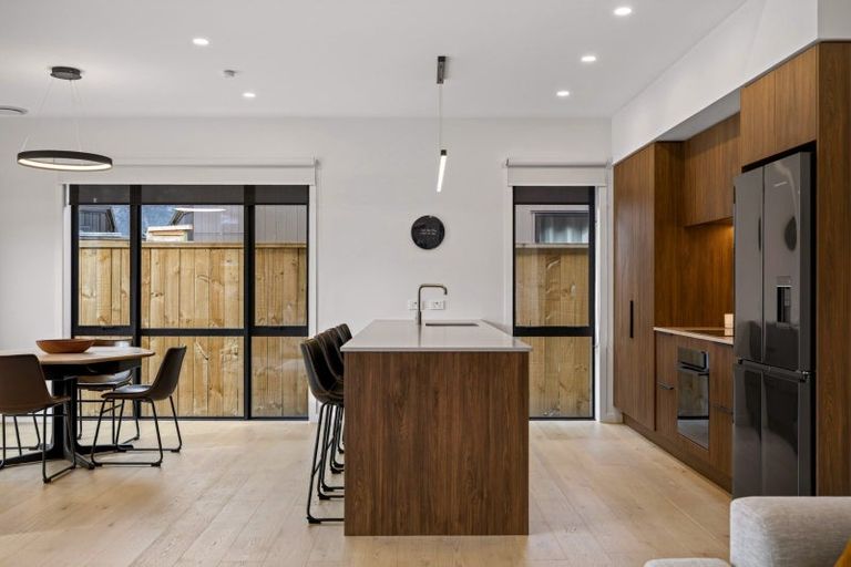 Photo of property in 6 Rushland Road, Jacks Point, 9371