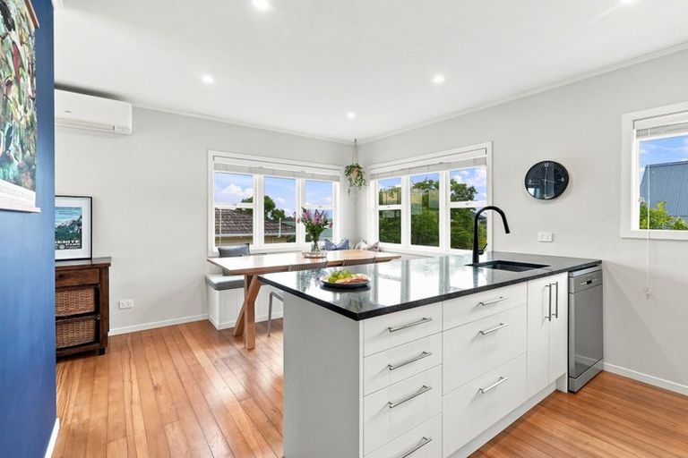 Photo of property in 1/77 Birkdale Road, Birkdale, Auckland, 0626