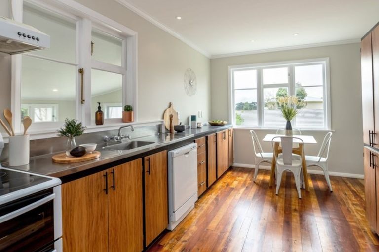 Photo of property in 2752 Lake Ferry Road, Pirinoa, Featherston, 5772