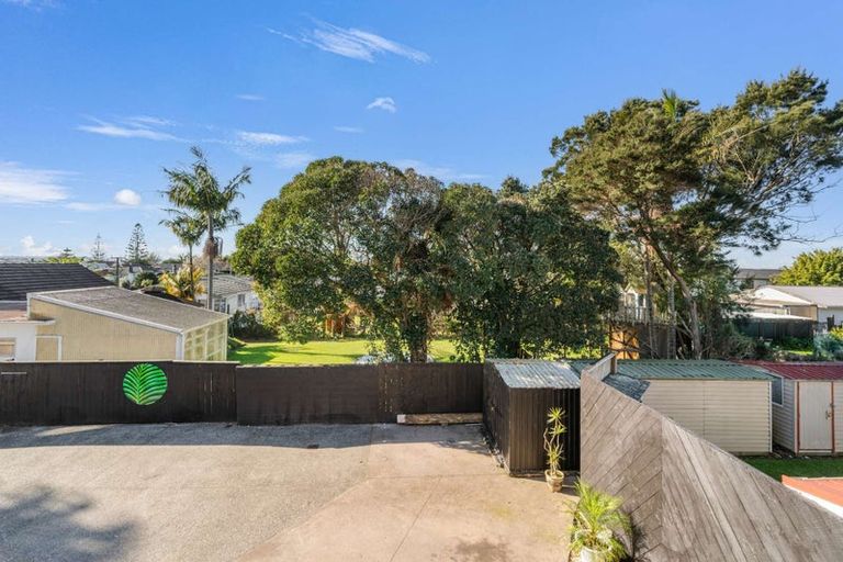 Photo of property in 46a Farquhar Road, Glendene, Auckland, 0602