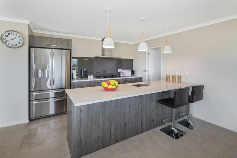 Photo of property in 9 Portmore Place, Grenada Village, Wellington, 6037