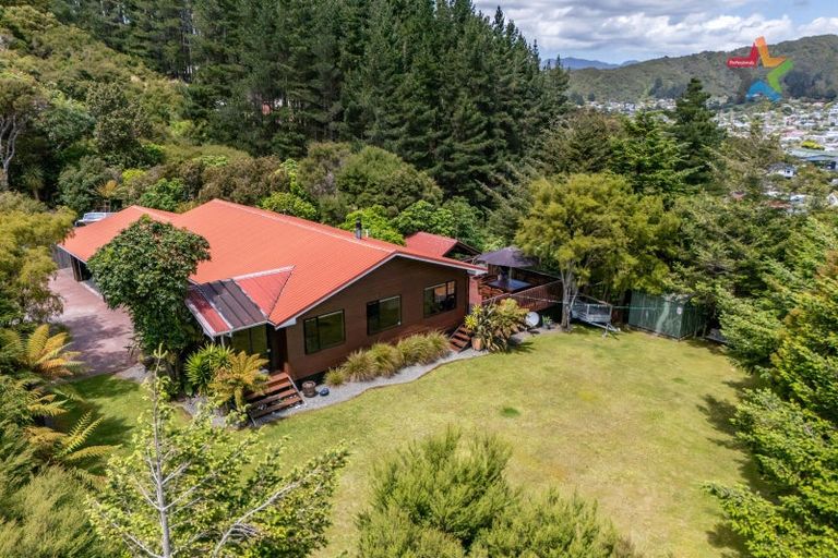 Photo of property in 21a Matariki Grove, Wainuiomata, Lower Hutt, 5014
