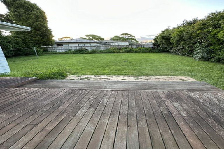 Photo of property in 141 Gossamer Drive, Pakuranga Heights, Auckland, 2010
