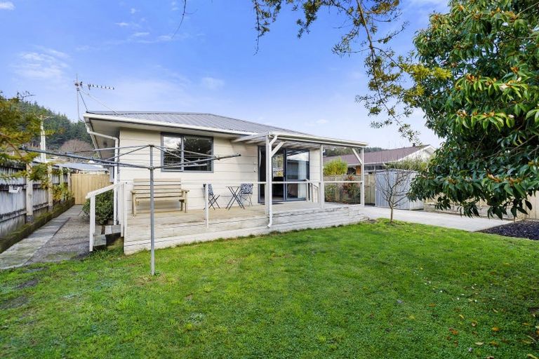Photo of property in 2/7 Norana Road, Maoribank, Upper Hutt, 5018