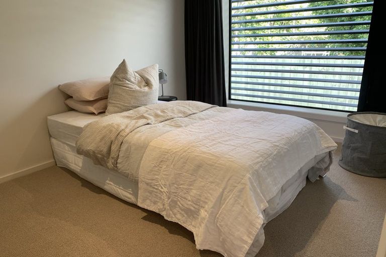 Photo of property in 1/1a Park Rise, Campbells Bay, Auckland, 0630