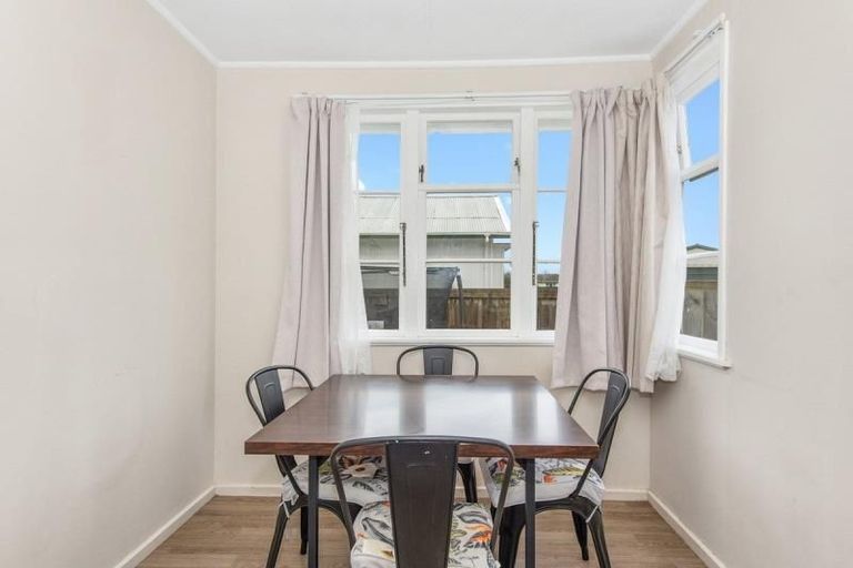 Photo of property in 24 Sare Crescent, Fairfield, Hamilton, 3214