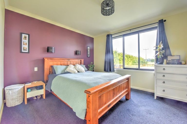 Photo of property in 176 Seaward Road, Edendale, 9825