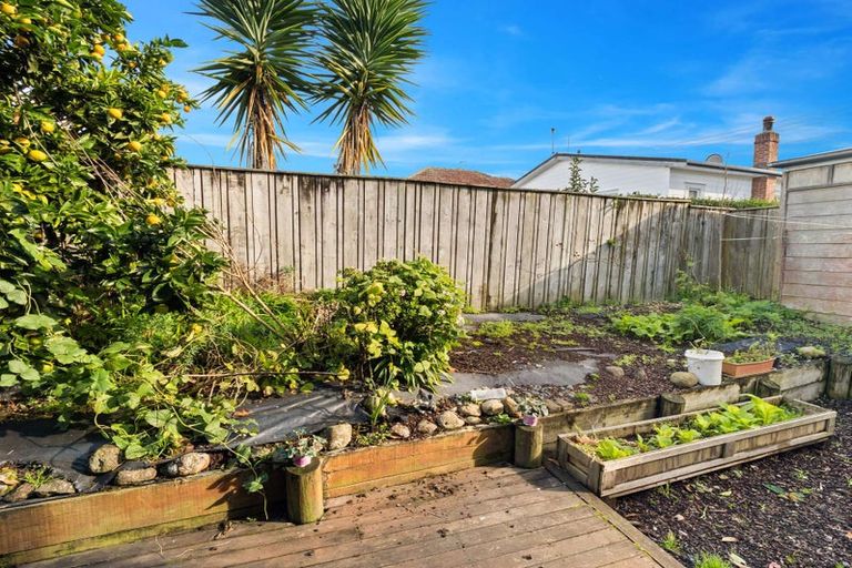 Photo of property in 50a Arawa Street, New Lynn, Auckland, 0600