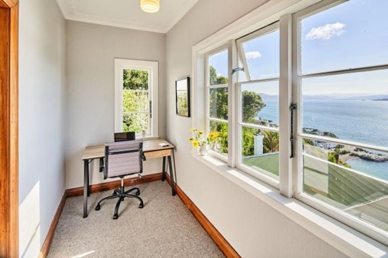 Photo of property in 93 Grafton Road, Roseneath, Wellington, 6011