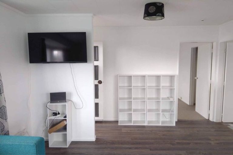 Photo of property in 15a Harvard Grove, Totara Park, Upper Hutt, 5018