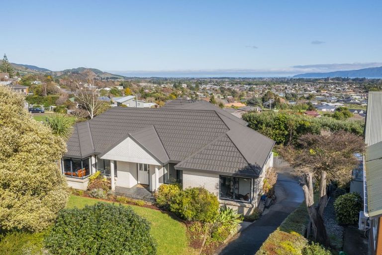 Photo of property in 11 Kea Street, Waikanae, 5036