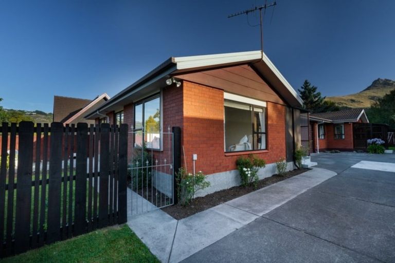 Photo of property in 1/15 Laing Crescent, Heathcote Valley, Christchurch, 8022