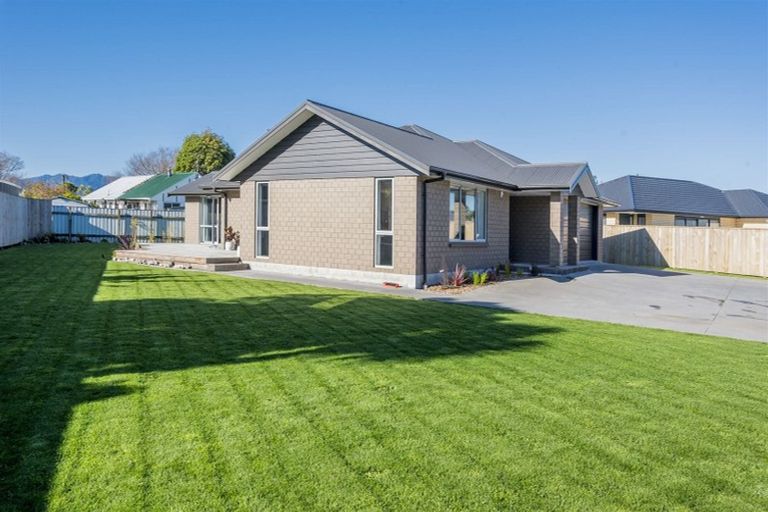 Photo of property in 5 Gladys Place, Levin, 5510