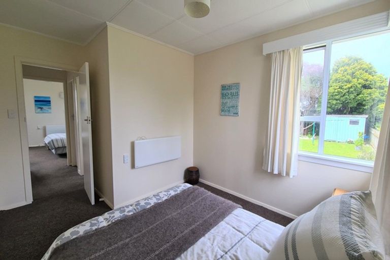 Photo of property in 18 Gisborne Terrace, Opunake, 4616