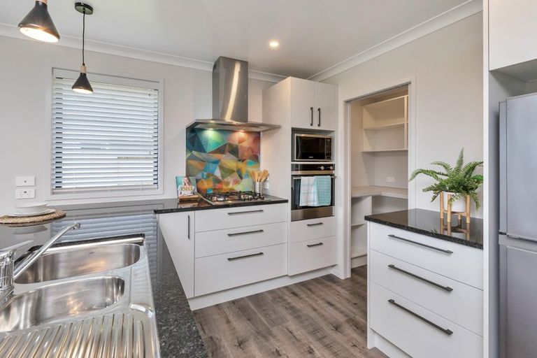 Photo of property in 24 Powhaitere Road, One Tree Point, 0118