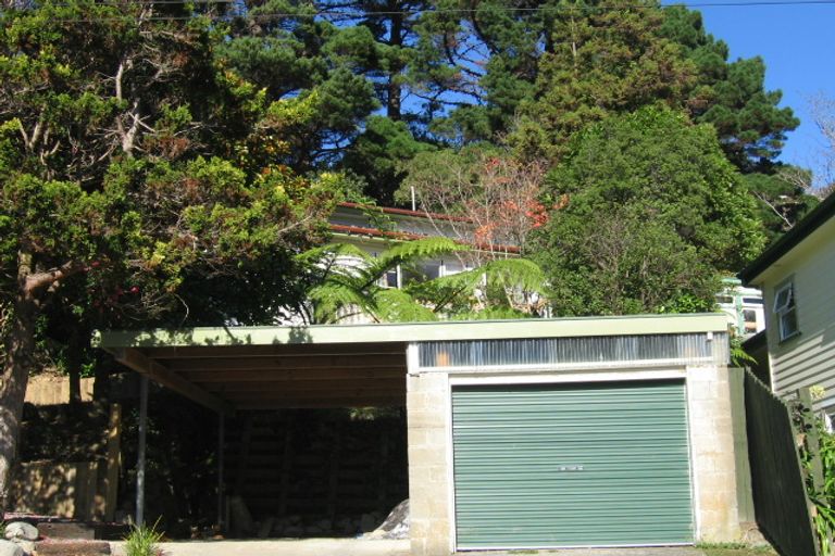 Photo of property in 35 Rawhiti Street, Stokes Valley, Lower Hutt, 5019
