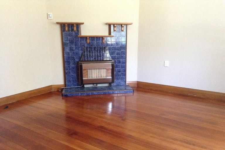 Photo of property in 74 Cambridge Terrace, Waterloo, Lower Hutt, 5011