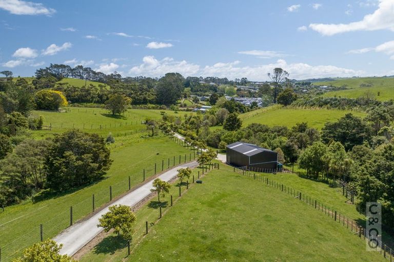 Photo of property in 25 School Road, Waimauku, 0881