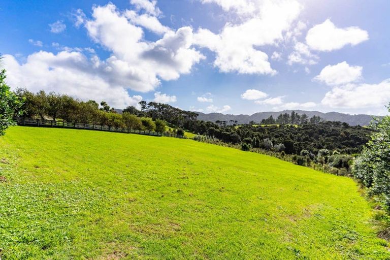Photo of property in 736 Barrier View Road, Mangawhai, 0573