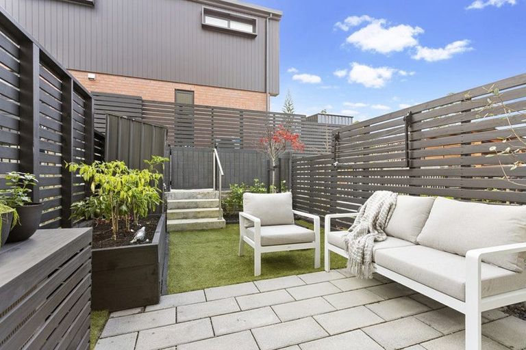 Photo of property in 22 Hoopers Road, Glen Eden, Auckland, 0602