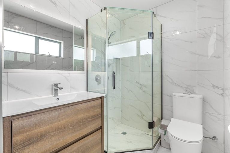 Photo of property in 53d Mcleod Road, Te Atatu South, Auckland, 0610